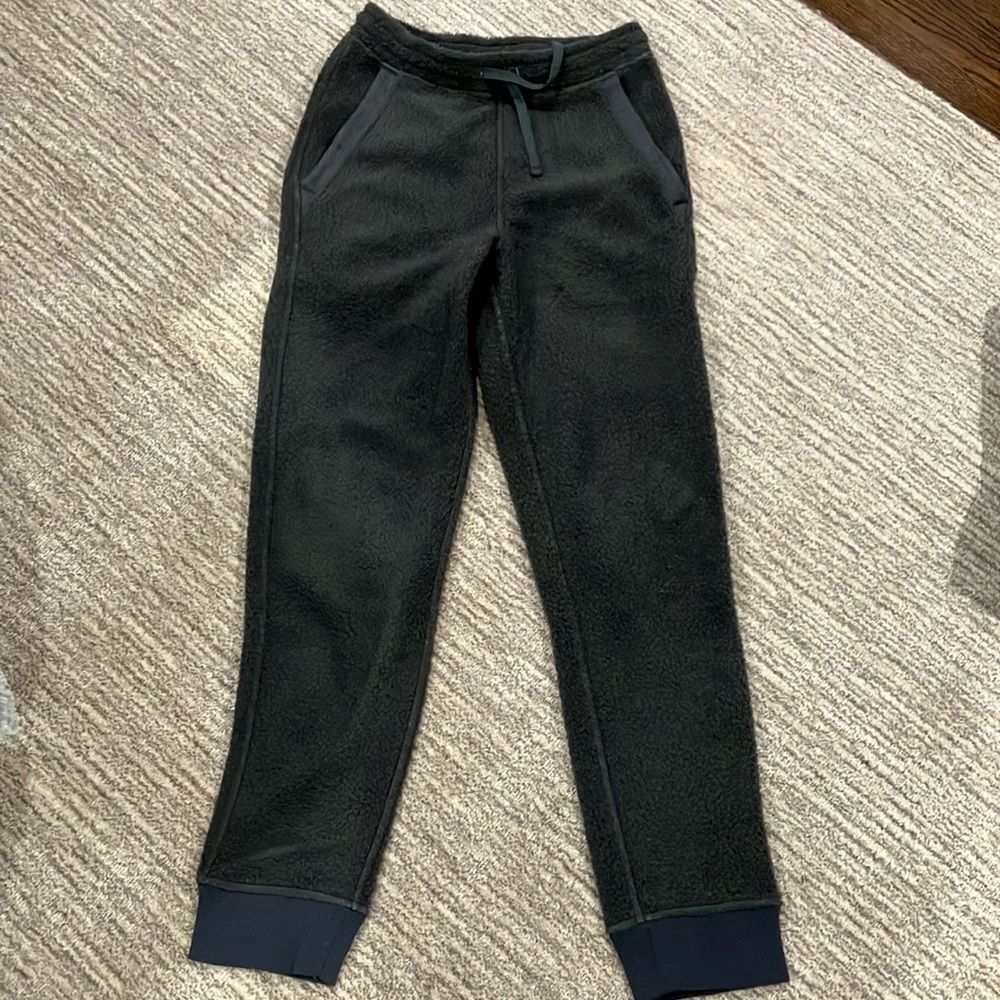 Authentic Patagonia men’s XXS Shearling pants